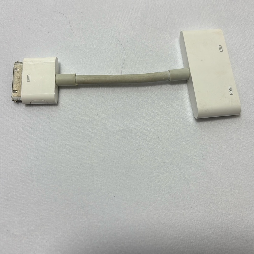 Apple 30 Pin Digital AV Adapter to HDMI A1422 Genuine Apple